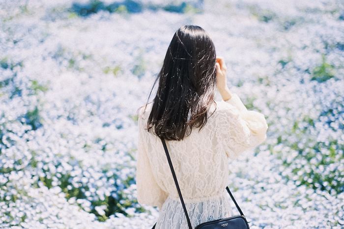“君を振り向かせたい”のサイン。ちょっかいを出す人の心理と対処法