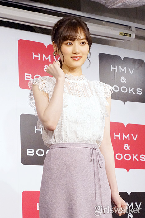 20200121_乃木坂46山下美月_ファースト写真集発売イベント01_かわいい_アイドル_色白