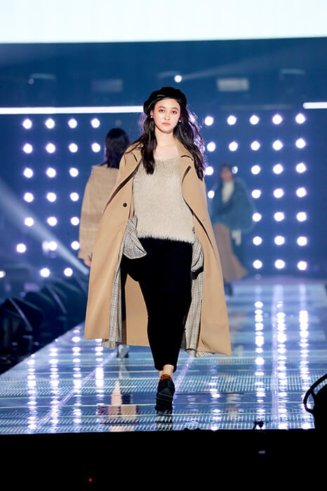 TGC18AW_宮野陽名ランウェイ
