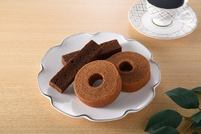 ファミリーマート_濃いコーヒーバウムクーヘン 139円（税抜）_濃いコーヒースティックパウンドケーキ 175円（税抜）