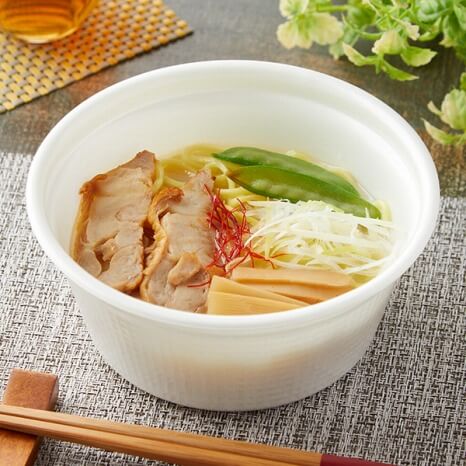 濃厚スープ鶏白湯ラーメン 369円（ファミリーマート通常価格・税抜）