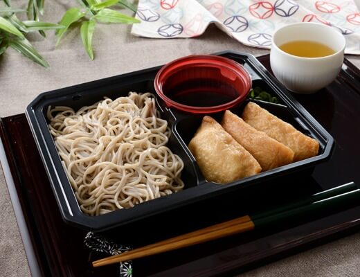 ざるそばとおいなりさん 498円（ローソン標準価格・税込）