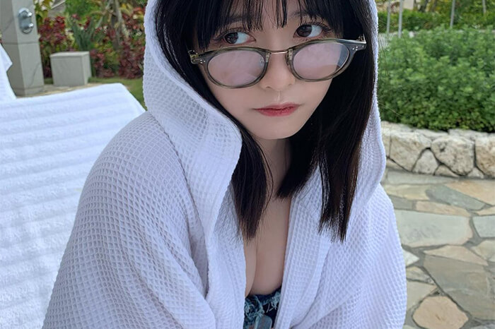 景井ひな