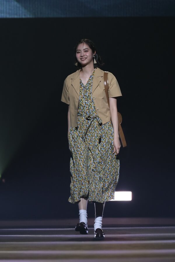 新川優愛